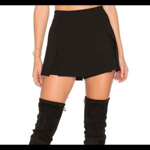 Black BCBG Kilt Skort